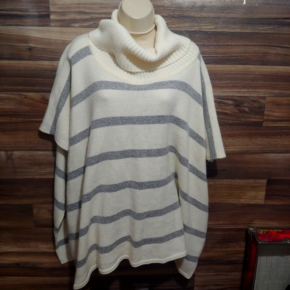 LOFT M/L white and gray knit turtle neck poncho
